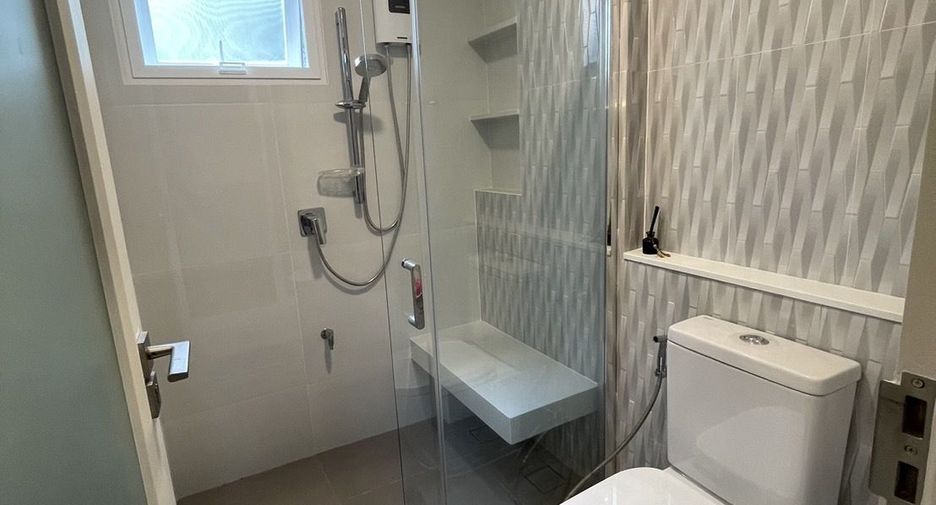 For rent 3 Beds house in Prawet, Bangkok