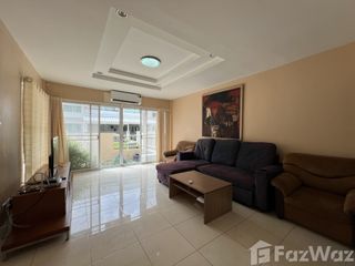 For sale 3 bed townhouse in East Pattaya, Pattaya