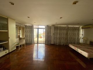 For sale 6 bed townhouse in Pratumnak, Pattaya