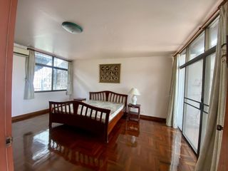 For sale 6 bed townhouse in Pratumnak, Pattaya