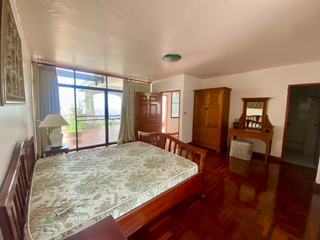 For sale 6 bed townhouse in Pratumnak, Pattaya
