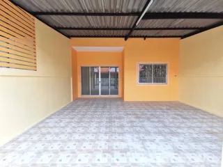 For sale 2 bed townhouse in Ban Bueng, Chonburi