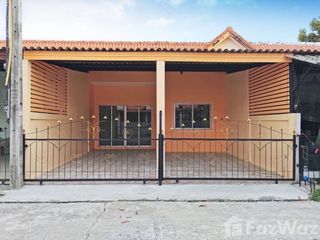 For sale 2 bed townhouse in Ban Bueng, Chonburi