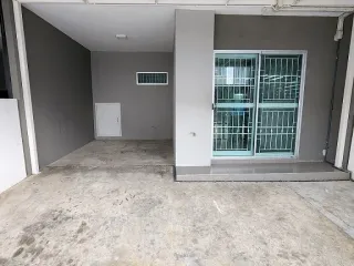 For rent 3 bed townhouse in Khlong Luang, Pathum Thani
