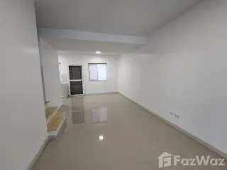 For rent 3 bed townhouse in Khlong Luang, Pathum Thani