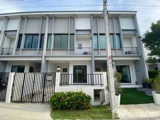 For sale 4 Beds townhouse in Lam Luk Ka, Pathum Thani