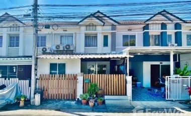 ขาย 3 เตียง ทาวน์เฮ้าส์ ใน เมืองปทุมธานี, ปทุมธานี