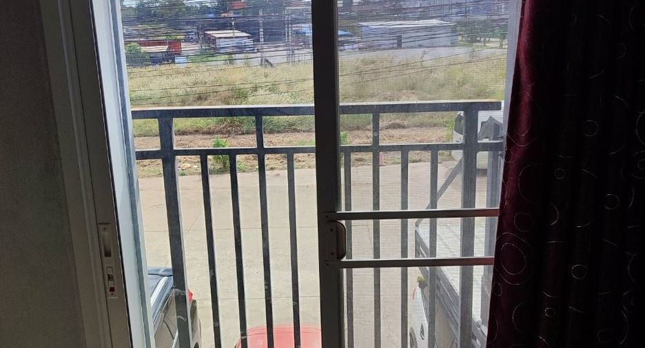 For sale 2 bed townhouse in Si Maha Phot, Prachin Buri