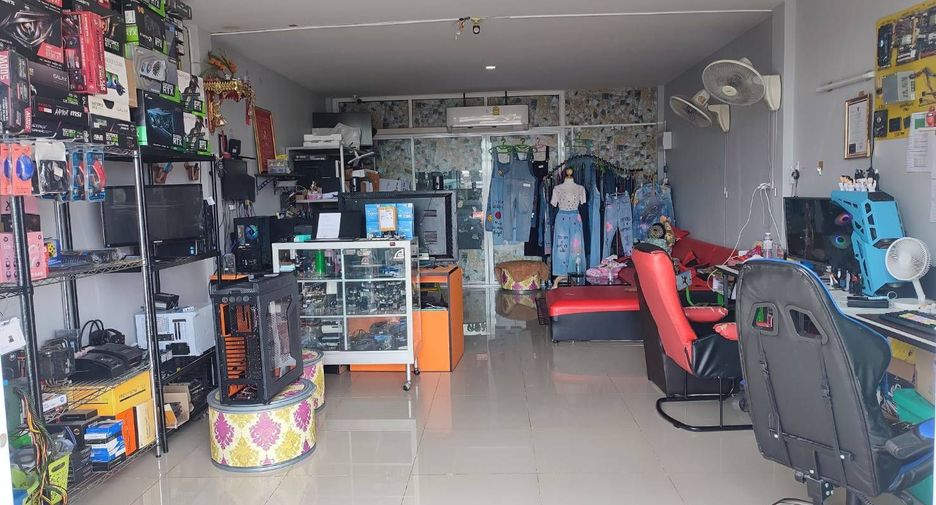 For sale 2 bed townhouse in Si Maha Phot, Prachin Buri