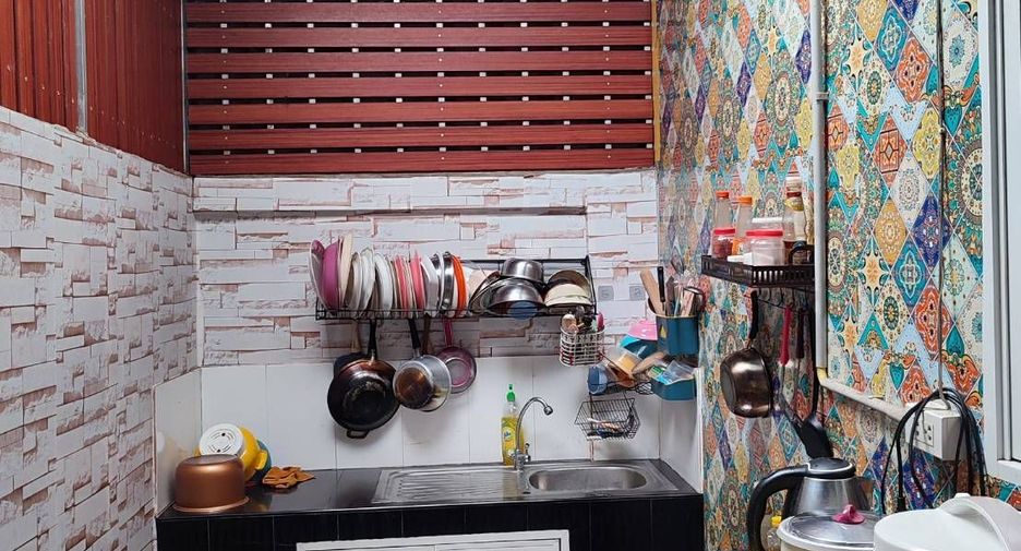 For sale 2 bed townhouse in Si Maha Phot, Prachin Buri