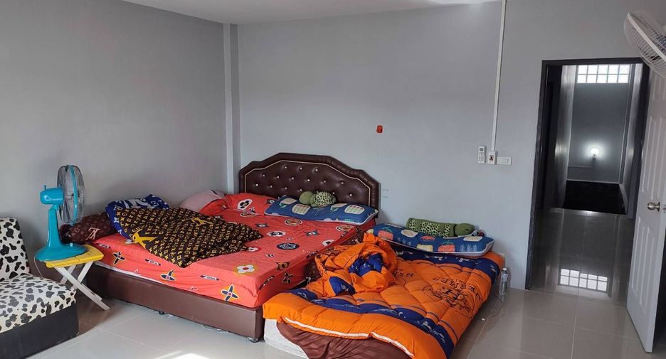 For sale 2 bed townhouse in Si Maha Phot, Prachin Buri