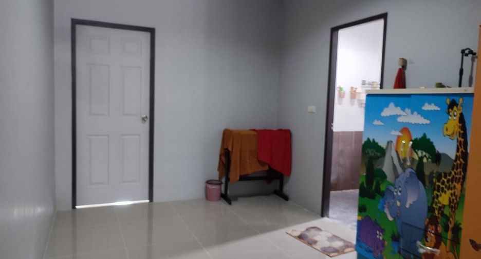 For sale 2 bed townhouse in Si Maha Phot, Prachin Buri
