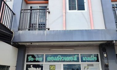 For sale 2 bed townhouse in Si Maha Phot, Prachin Buri