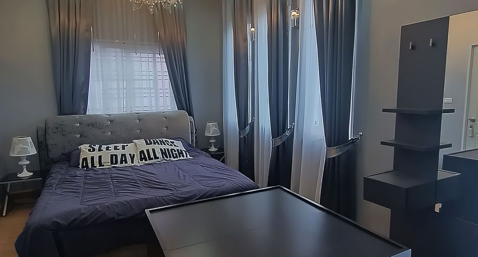 For sale 4 bed townhouse in Mueang Samut Sakhon, Samut Sakhon