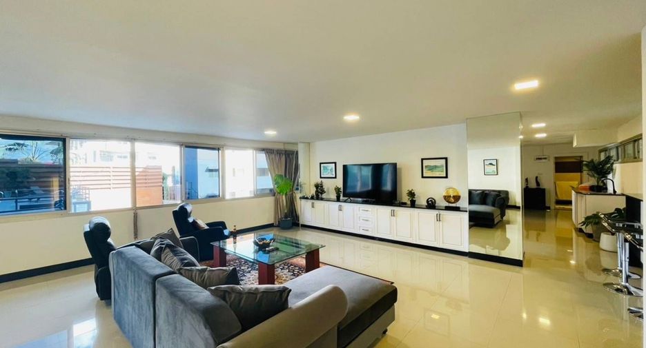 For sale 4 bed office in Mueang Chiang Rai, Chiang Rai