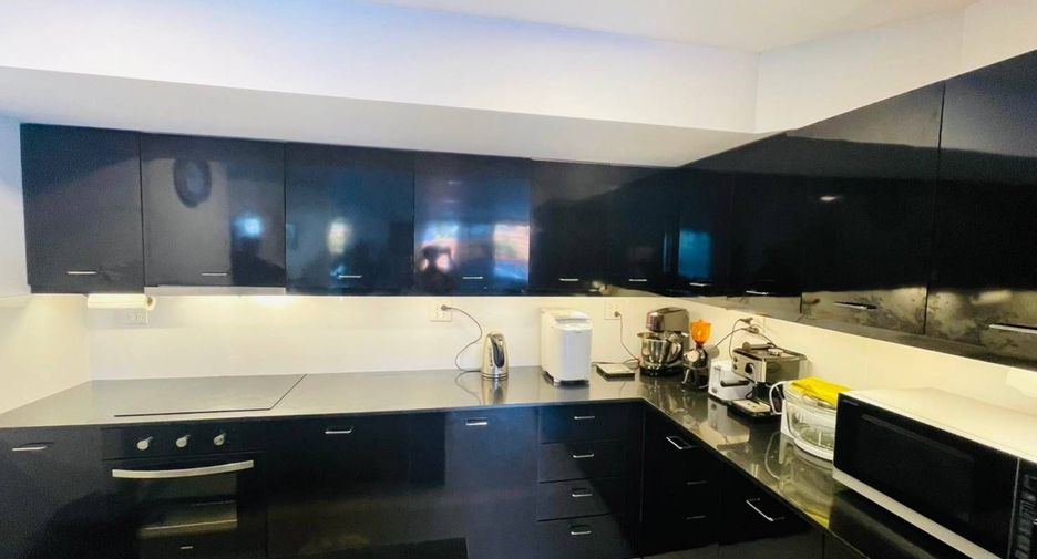 For sale 4 bed office in Mueang Chiang Rai, Chiang Rai