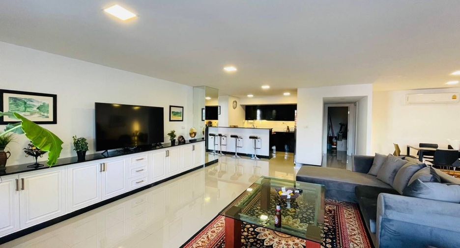 For sale 4 bed office in Mueang Chiang Rai, Chiang Rai