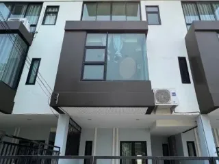 For rent 4 bed townhouse in Mueang Khon Kaen, Khon Kaen