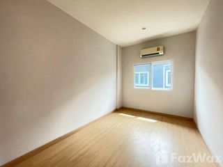 For rent 3 bed townhouse in Mueang Pathum Thani, Pathum Thani