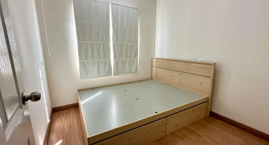 For sale 4 Beds townhouse in Mueang Nonthaburi, Nonthaburi