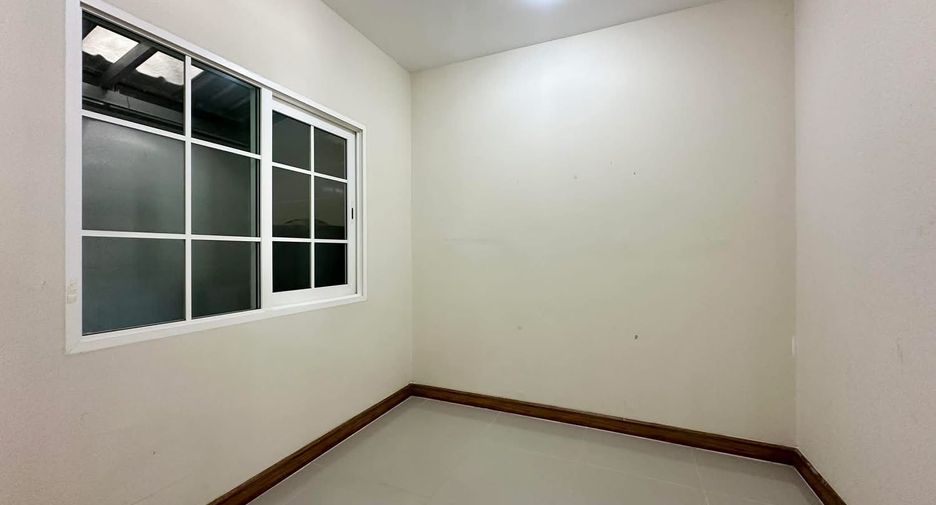 For sale 4 Beds townhouse in Mueang Nonthaburi, Nonthaburi