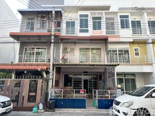 For sale 4 Beds townhouse in Nong Khaem, Bangkok