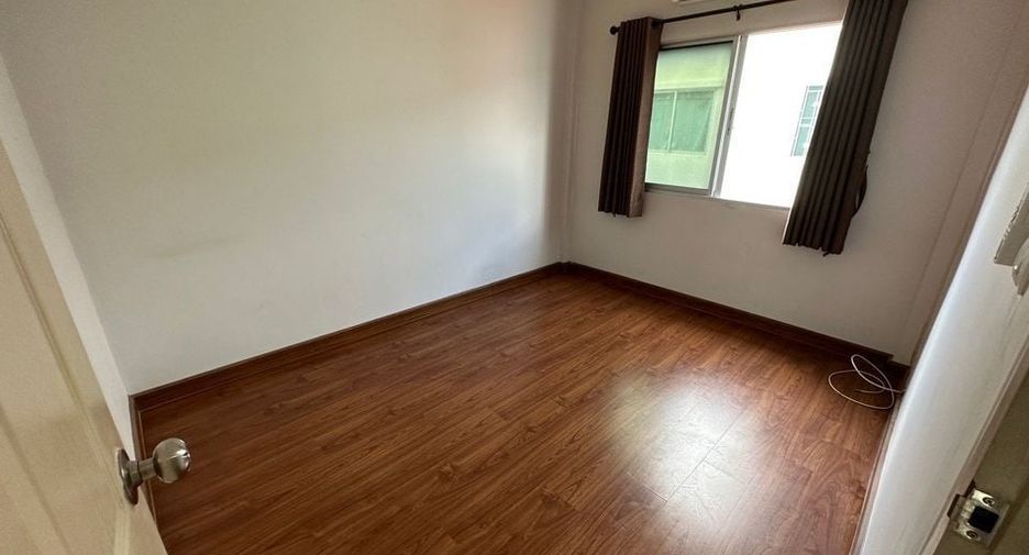 For sale 2 bed townhouse in Lam Luk Ka, Pathum Thani