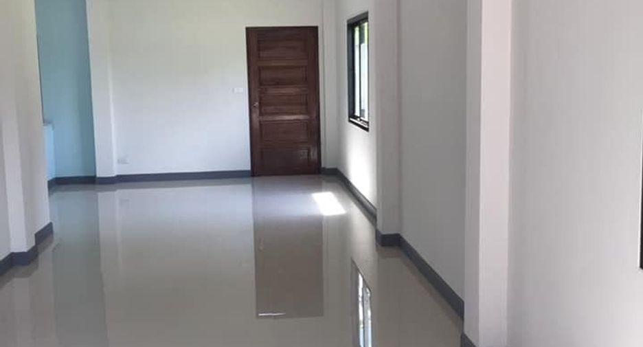 For sale 3 bed townhouse in Mueang Sisaket, Sisaket