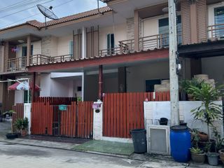 For sale 4 Beds townhouse in Lam Luk Ka, Pathum Thani