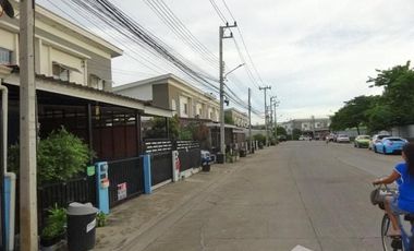 ขาย 3 เตียง ทาวน์เฮ้าส์ ใน เมืองปทุมธานี, ปทุมธานี