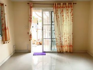 For rent 4 bed townhouse in Mueang Samut Sakhon, Samut Sakhon