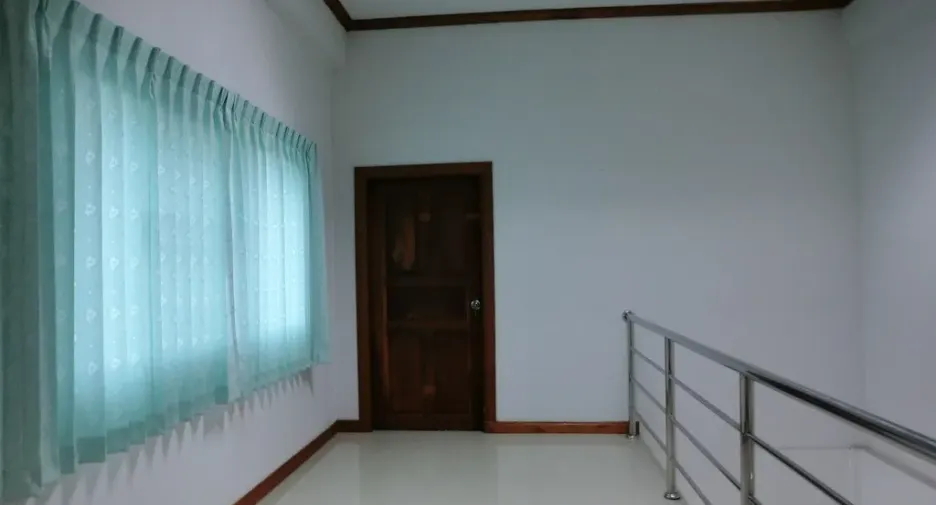 For sale 3 bed townhouse in Mueang Sakon Nakhon, Sakon Nakhon