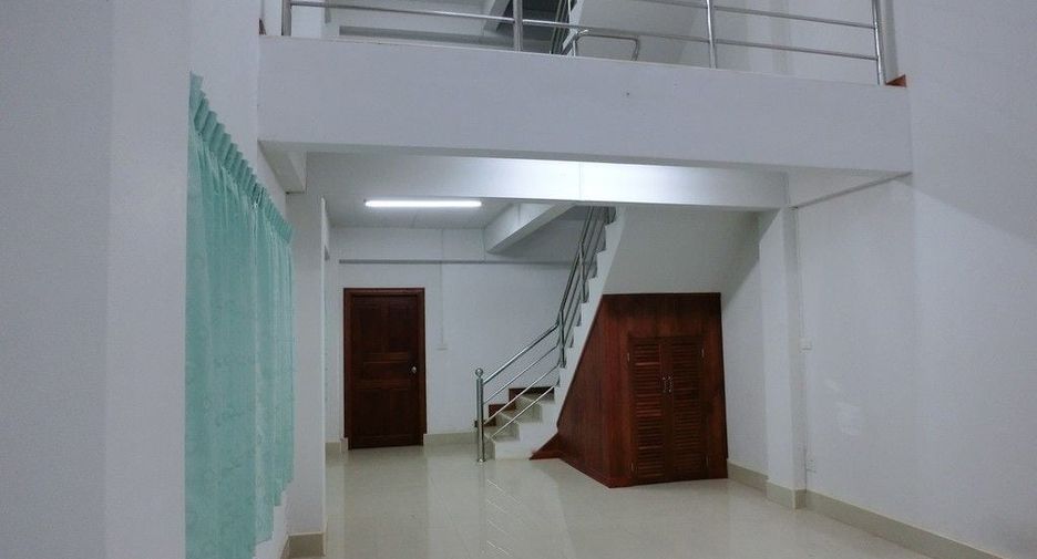 For sale 3 bed townhouse in Mueang Sakon Nakhon, Sakon Nakhon