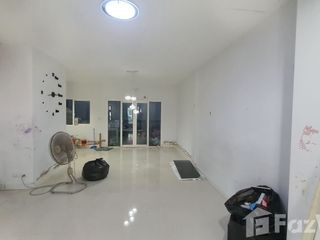 For rent 3 bed townhouse in Mueang Pathum Thani, Pathum Thani
