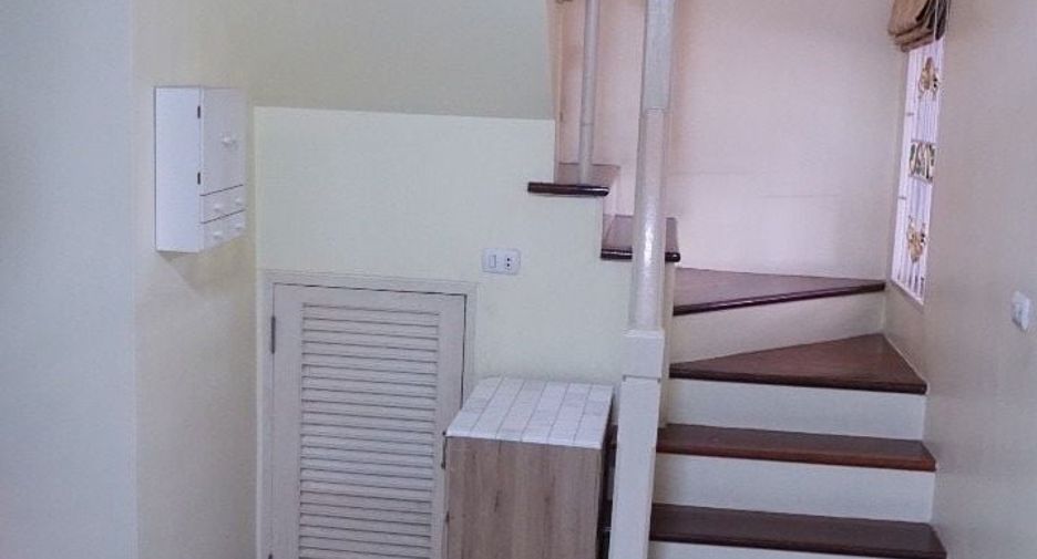 For sale 4 Beds townhouse in Mueang Nonthaburi, Nonthaburi