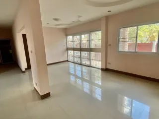 For sale 4 bed house in Mueang Udon Thani, Udon Thani