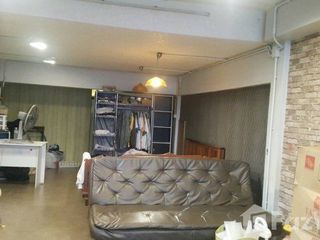For sale 2 bed townhouse in Mueang Surat Thani, Surat Thani