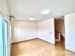 For sale 4 Beds townhouse in Mueang Udon Thani, Udon Thani