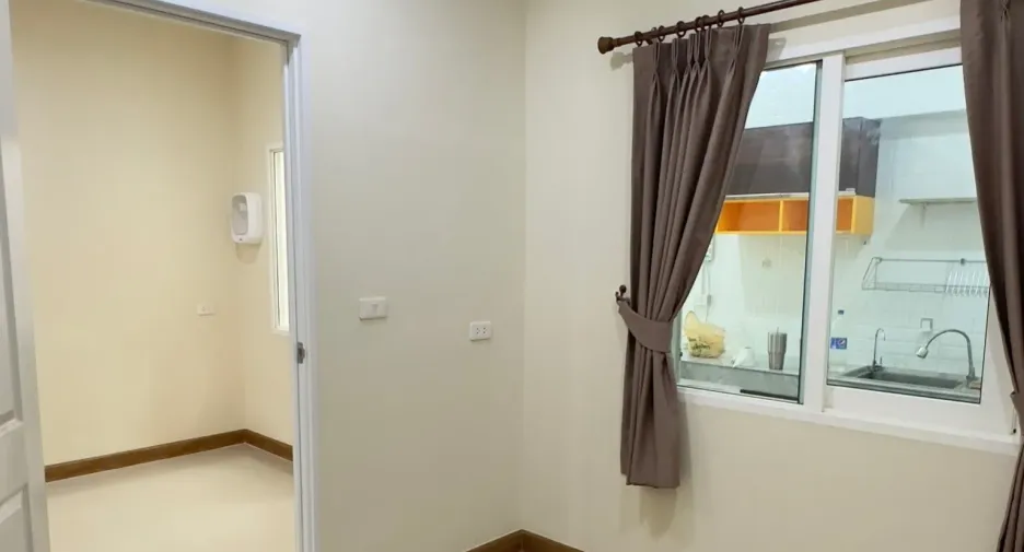 For sale 3 bed townhouse in Mueang Samut Sakhon, Samut Sakhon