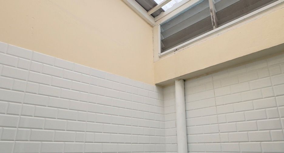 For sale 3 bed townhouse in Mueang Samut Sakhon, Samut Sakhon