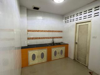 For rent 2 bed townhouse in Mueang Samut Sakhon, Samut Sakhon