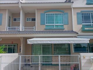 For sale 2 bed townhouse in Lam Luk Ka, Pathum Thani