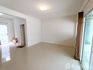 For sale 2 bed townhouse in Lam Luk Ka, Pathum Thani