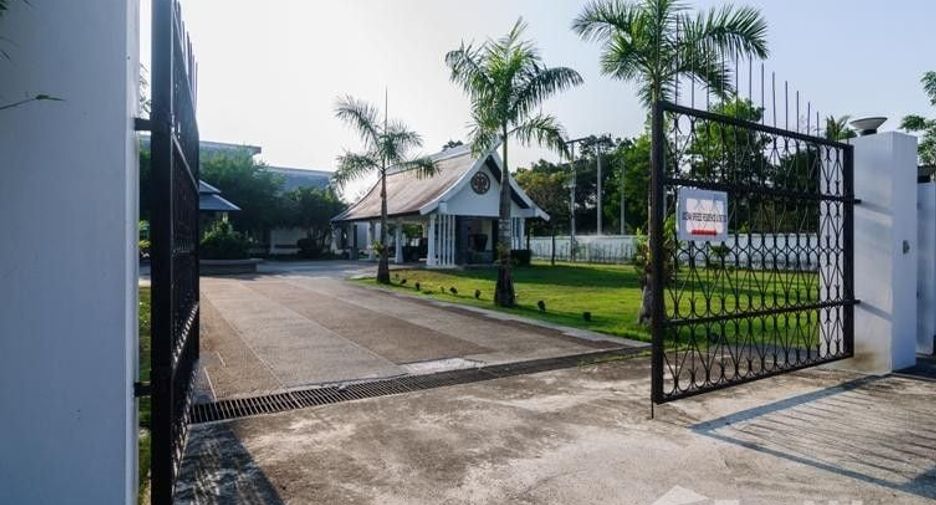 For sale 4 Beds villa in Takua Pa, Phang Nga