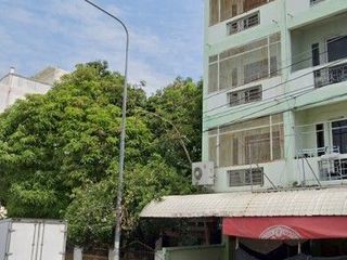 For rent 6 bed townhouse in Mueang Nakhon Sawan, Nakhon Sawan