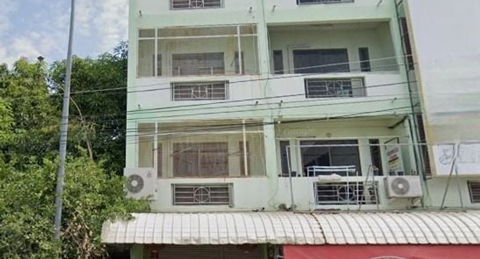 For rent 6 bed townhouse in Mueang Nakhon Sawan, Nakhon Sawan