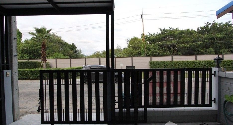 For sale 3 bed townhouse in Mueang Nakhon Pathom, Nakhon Pathom