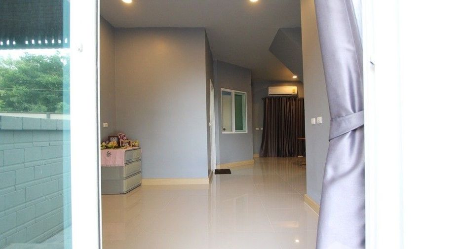 For sale 3 bed townhouse in Mueang Nakhon Pathom, Nakhon Pathom