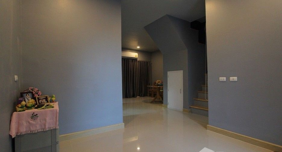 For sale 3 bed townhouse in Mueang Nakhon Pathom, Nakhon Pathom