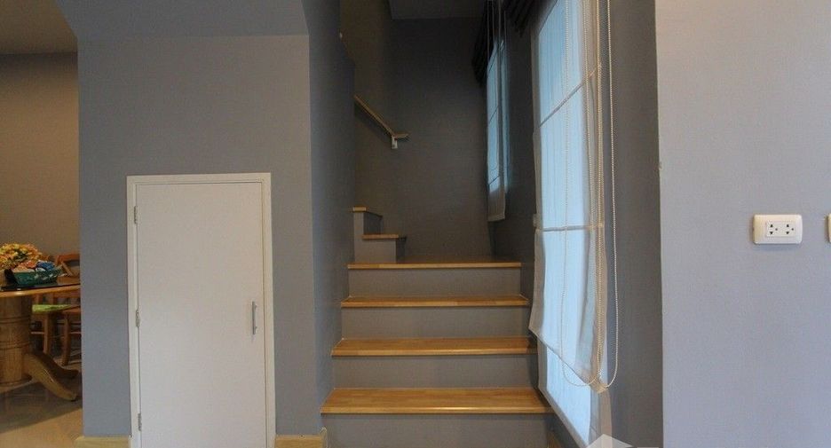 For sale 3 bed townhouse in Mueang Nakhon Pathom, Nakhon Pathom